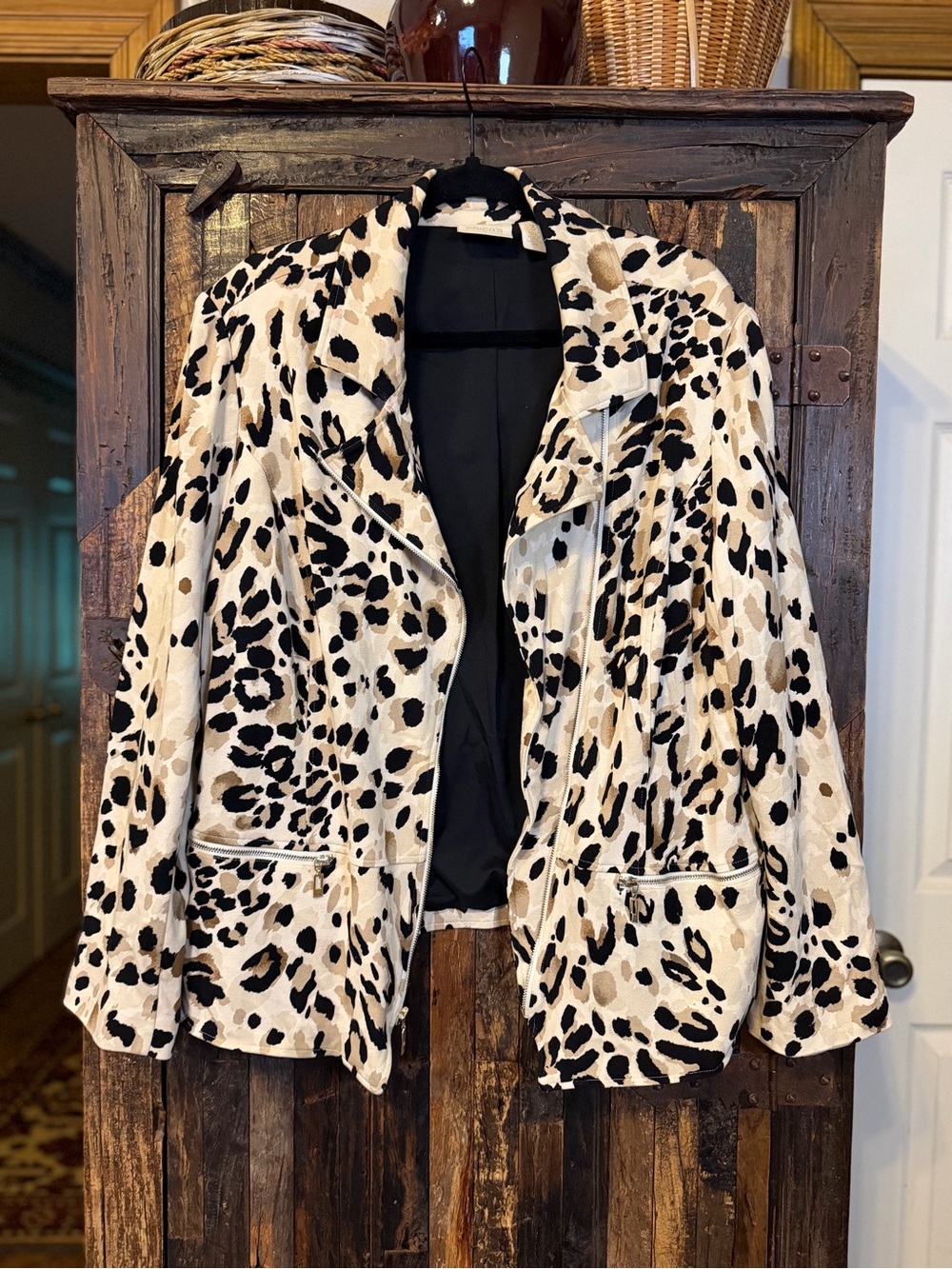 Chico’s Leopard Print Moto lined Jacket Size 3 XL Asymmetrical Zip cheetah
